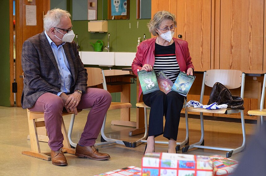 uebergabe-maerchenbuecher-grundschule