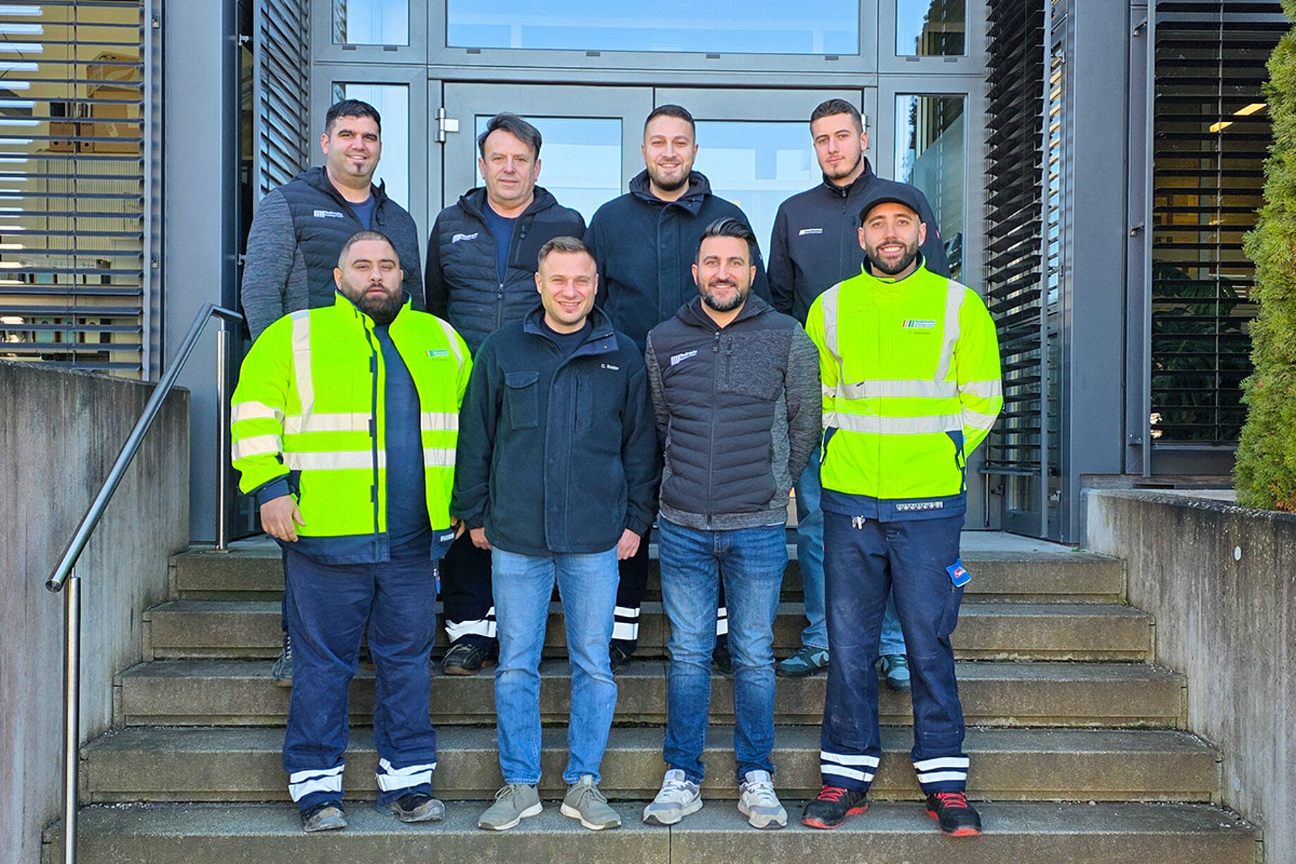 Auf dem Bild sind die Mitarbeiter der Stadtwerke Sindelfingen zu sehen, die über die Feiertage an Weihnachten und Silvester 2026 Bereitschaftsdienst haben