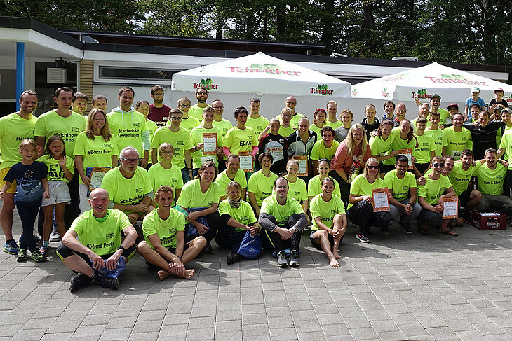 Gruppenbild aller Teilnehmer der Stadtwerke Sindelfingen Teamchallenge.
