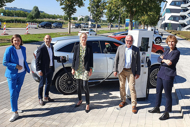 schnellladesaeule_flugfeld