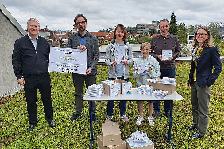 Buecheruebergabe-Stiftsgymnasium-Stadtwerke-Outdoor-Challenge