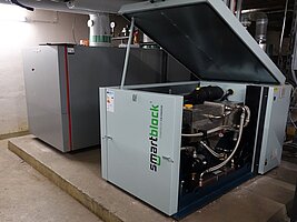Technische Anlagen eines Blockheizkraftwerkes.