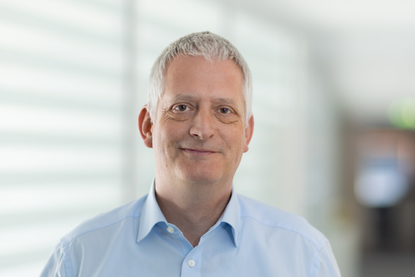 Portraitfoto von Herrn Jochen Behmenburg.